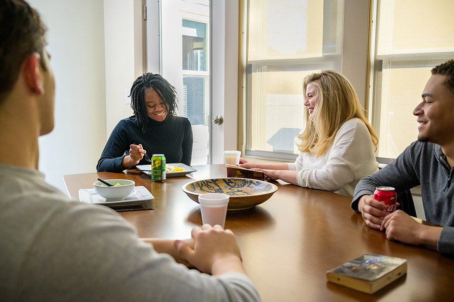 group of patients at meal time together talking about detoxing from codeine in Duluth